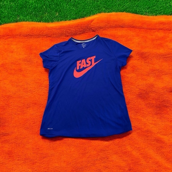 Nike Women's Dri-FIT Graphic T-Shirt - Size XL - Very Good Condition - Picture 1 of 5